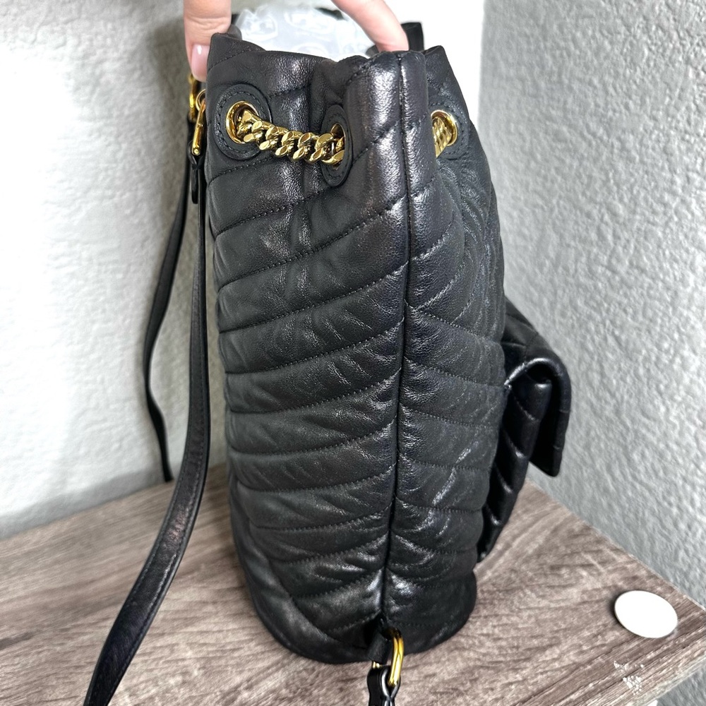 Tory Burch Kira backpack in quilted matelasse leather - Picture 11 of 17